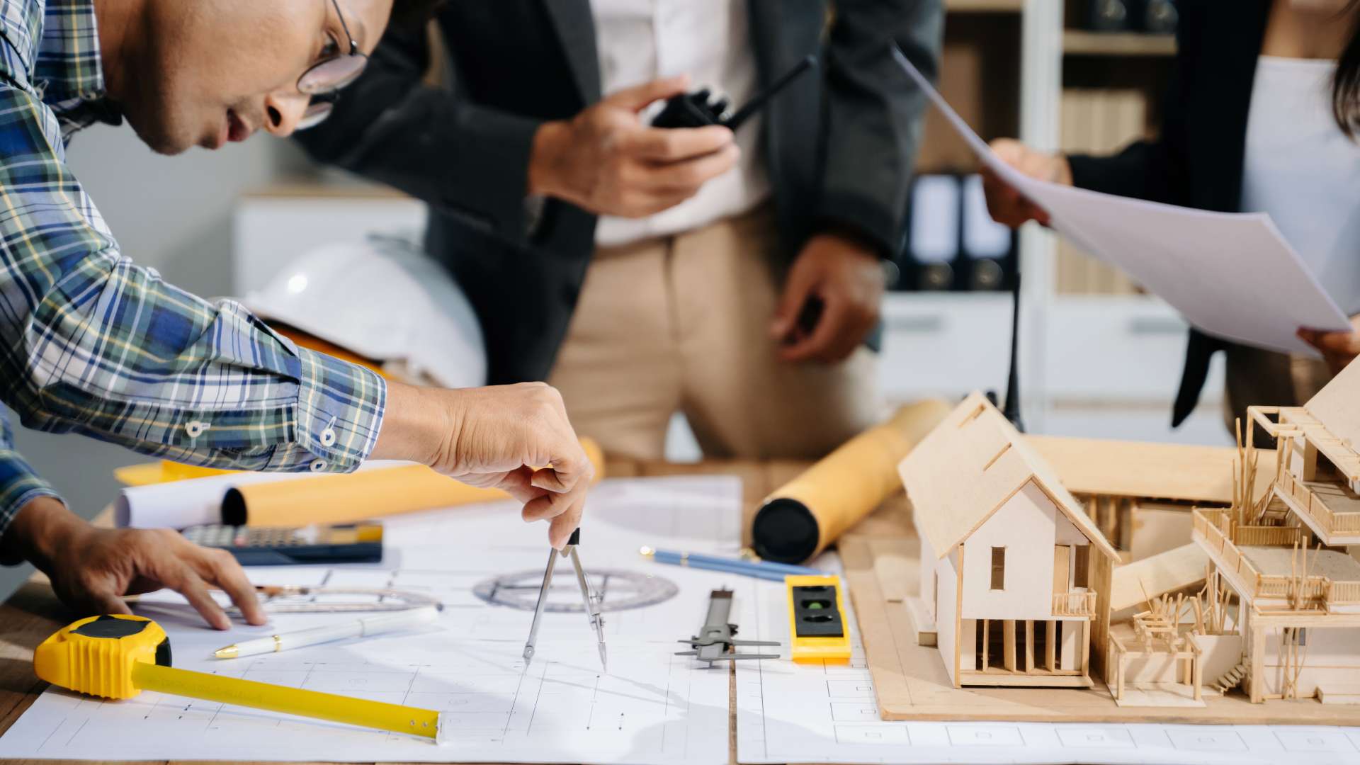 Tips Memilih Jasa Bangun Rumah Makassar yang Profesional dan Terpercaya Keyword Utama: Jasa Bangun Rumah Makassar